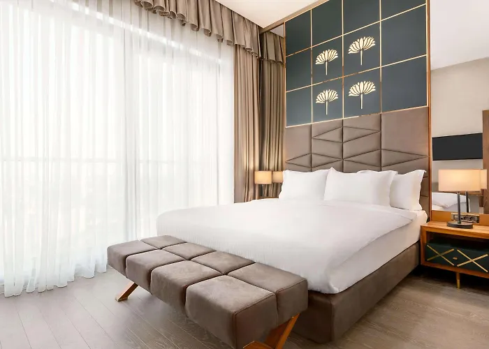 Отель Tryp By Wyndham Topkapi 4*