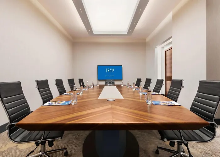 Tryp By Wyndham Topkapi Стамбул