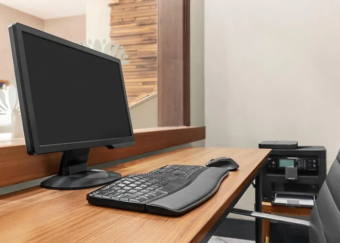 Отель Tryp By Wyndham Topkapi 4*