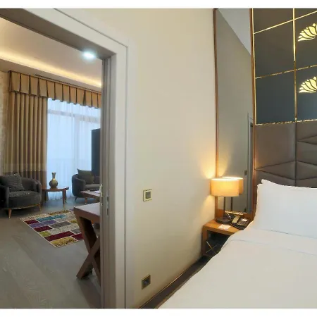 Tryp By Wyndham Topkapi Hotel 4*