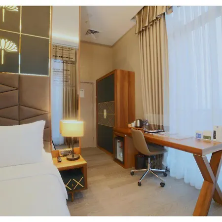 Hotel Tryp By Wyndham Topkapi 4*