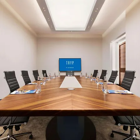 Tryp By Wyndham Topkapi 호텔 4*