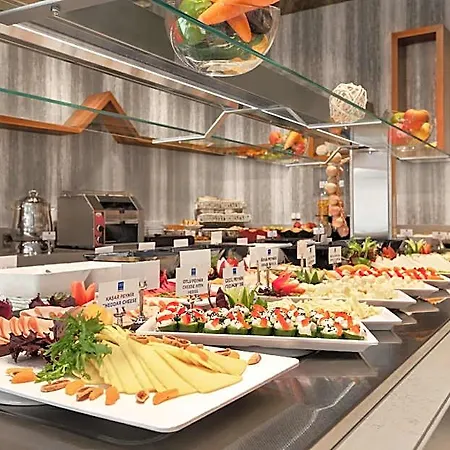 호텔 Tryp By Wyndham Topkapi 4*