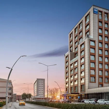 Tryp By Wyndham Topkapi Hotel Istanboel