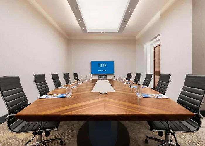 Hotel Tryp By Wyndham Topkapi 4*