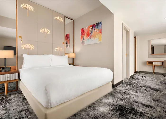 Hotel Tryp By Wyndham Topkapi 4*