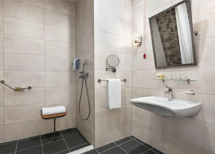 Tryp By Wyndham Topkapi Hotell 4*