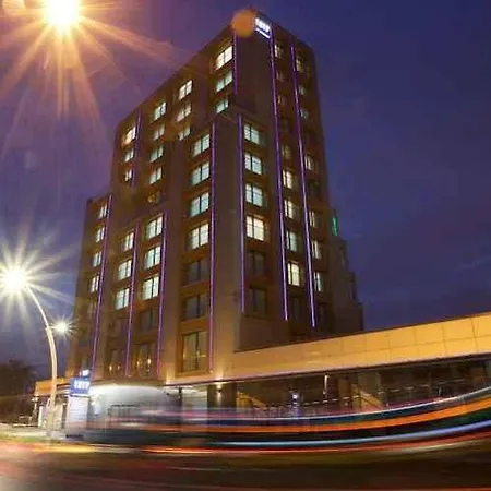 Tryp By Wyndham Topkapi 4*