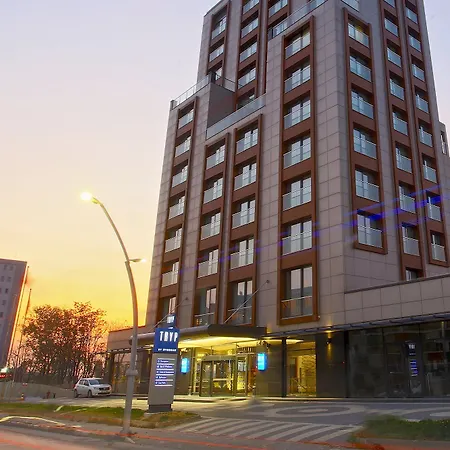 Tryp By Wyndham Topkapi Szálloda 4*